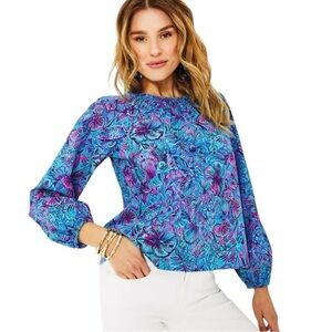 LILLY PULITZER RILYNN LONG SLEEVE COTTON TOP IN BREAKWATER BLUE SHELLS N BELLS